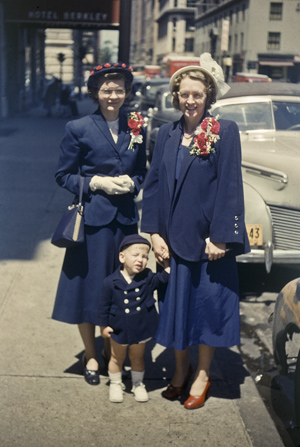 portrait, Edith, Lance, and Eva, New York City, New York, May 1951 [AKM]